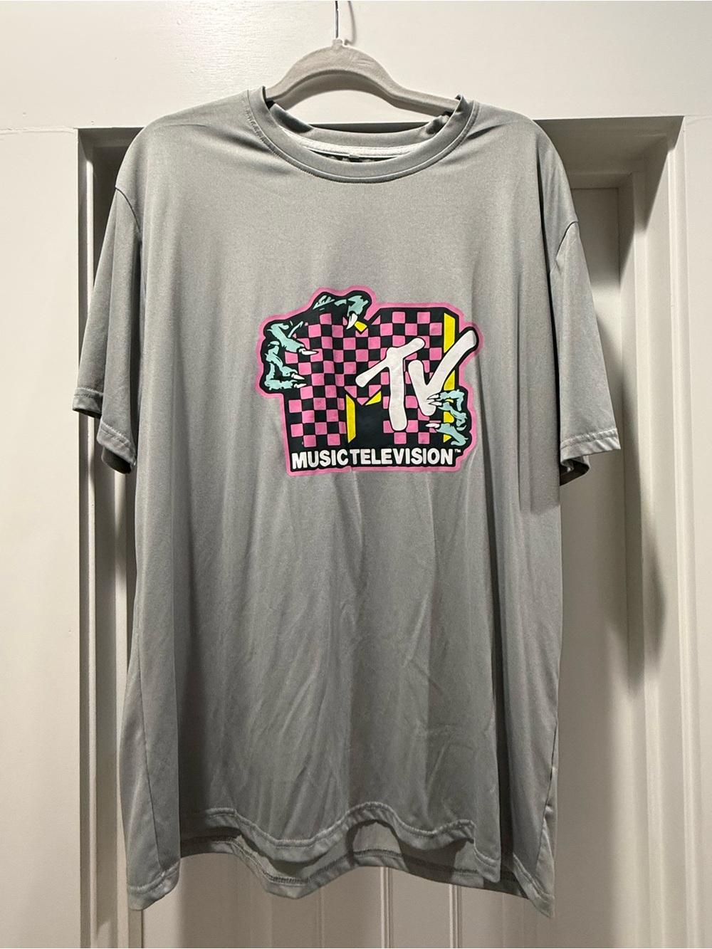 Source Unknown Light Gray Tee with Pink & Neon Graphic